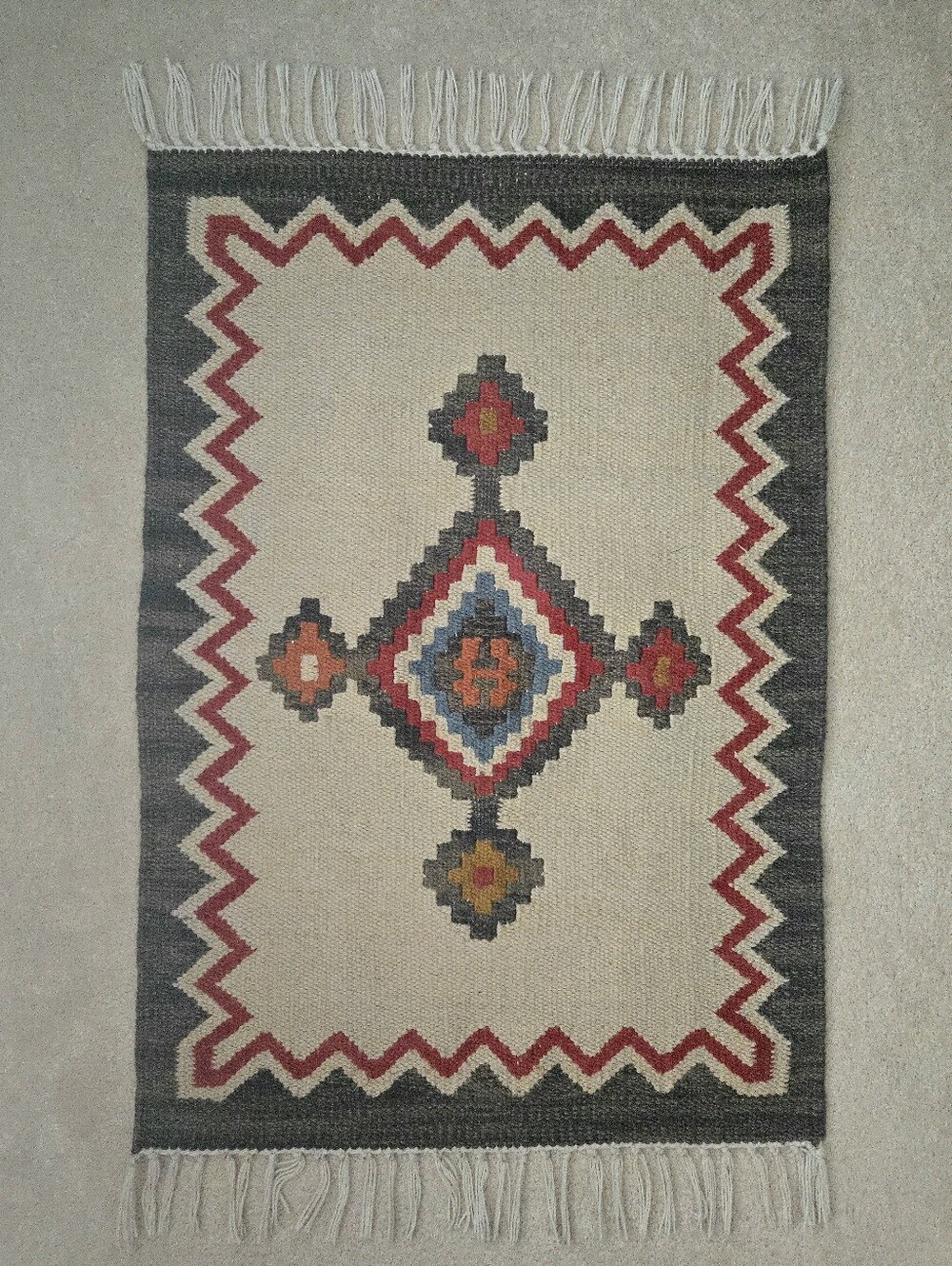 Handwoven Southwestern / Native American / Geometric Wool Area Rug